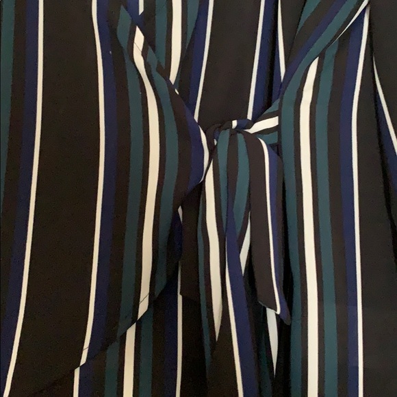 Express Blouse - Picture 2 of 2